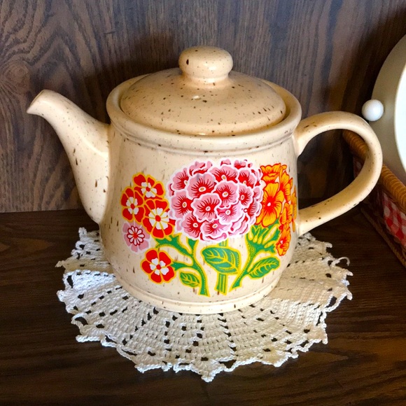 Vintage Sadler English Teapot Geranium Pattern